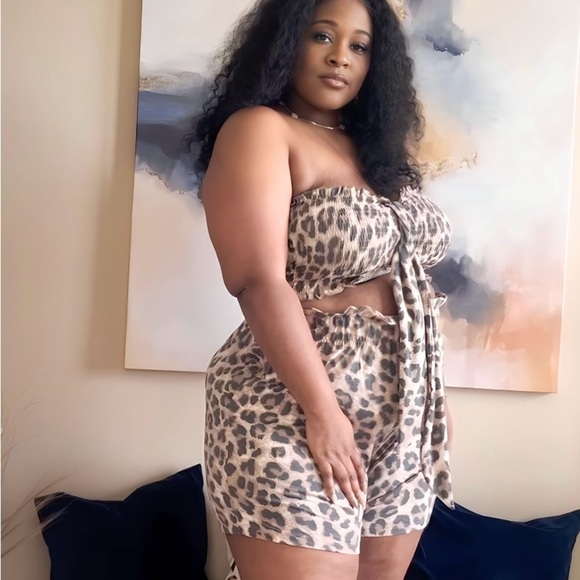 Leopard Short Set - Picture 2 of 4